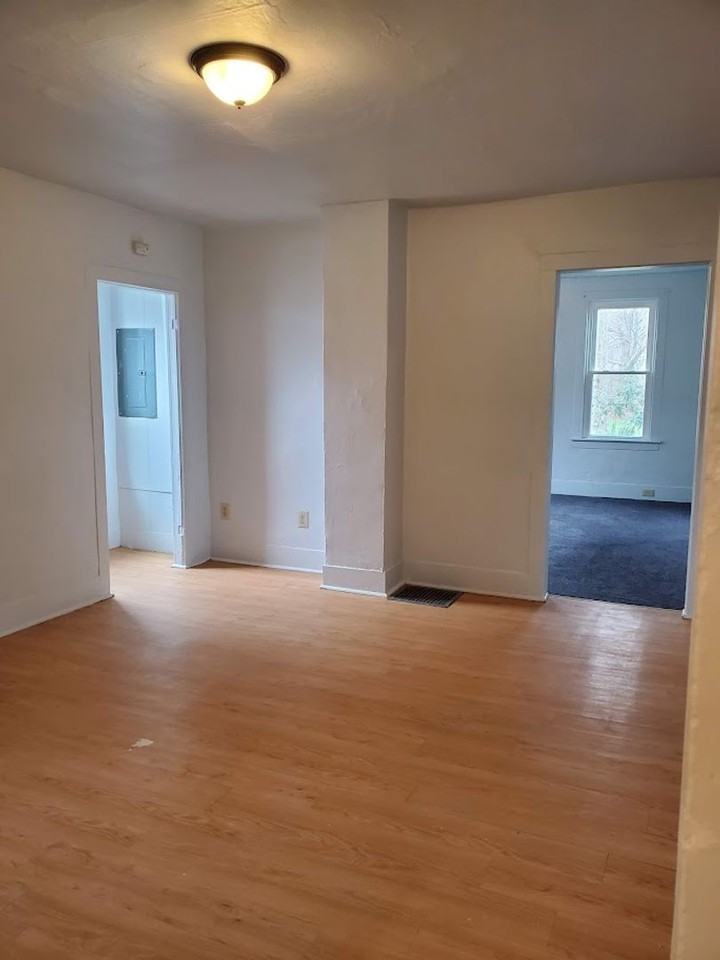 131 Wadsworth Ave - Photo 6 of 18