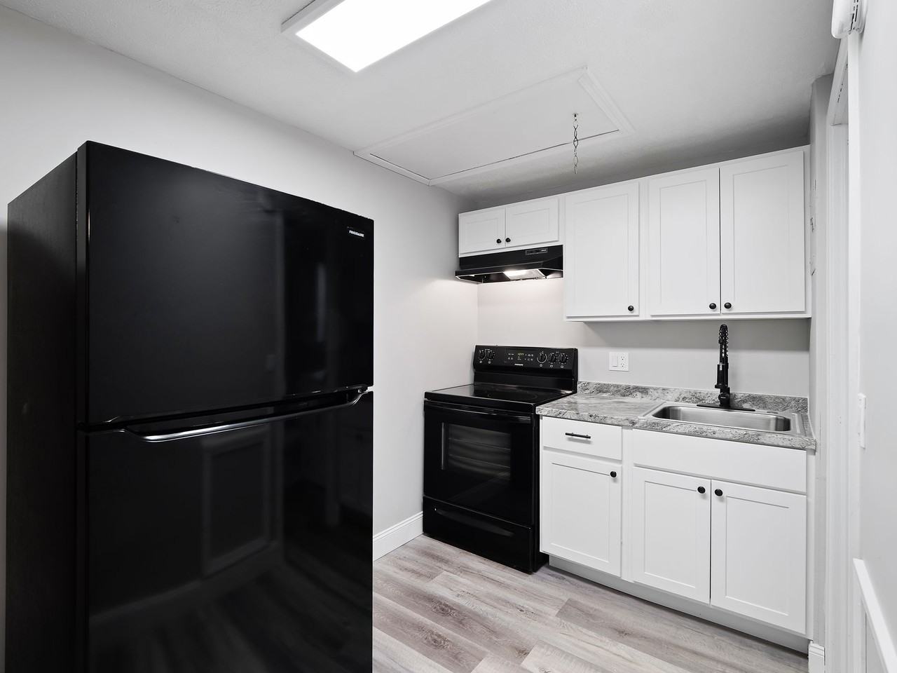 Dartmouth Place Apartments - Photo 2 of 42