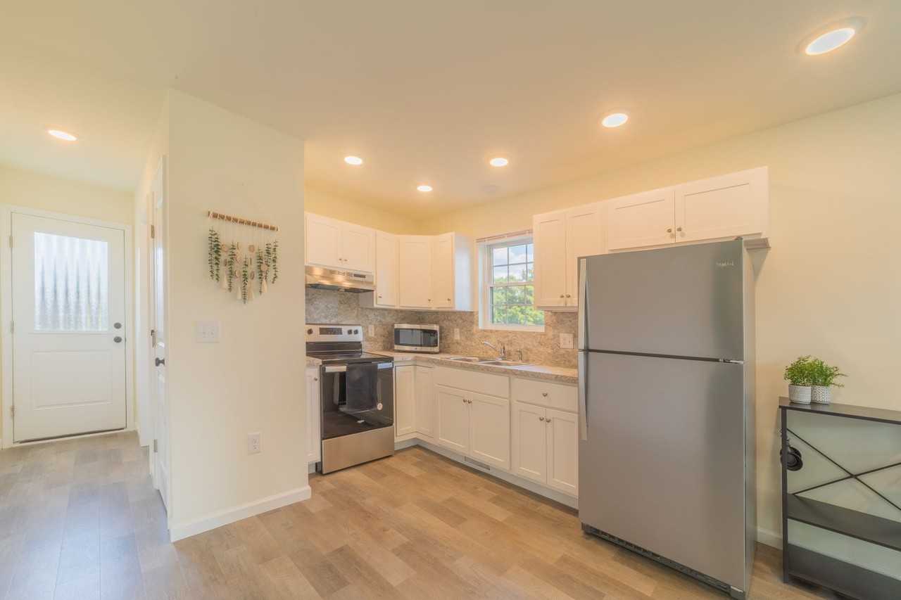 674 N Bedford St - Photo 7 of 23