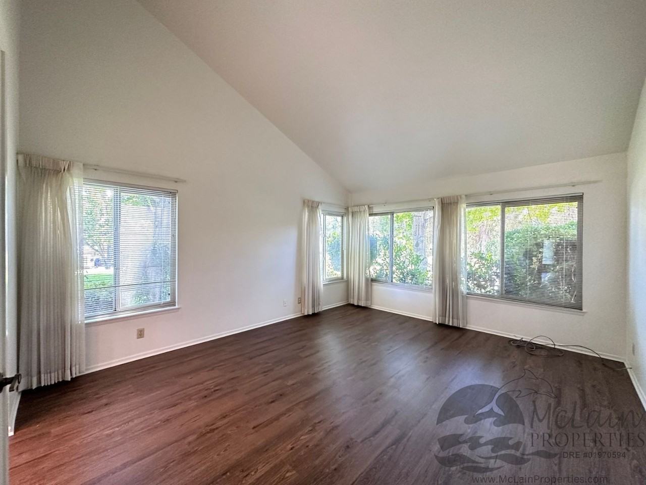 1128 La Casa Ln - Photo 3 of 10