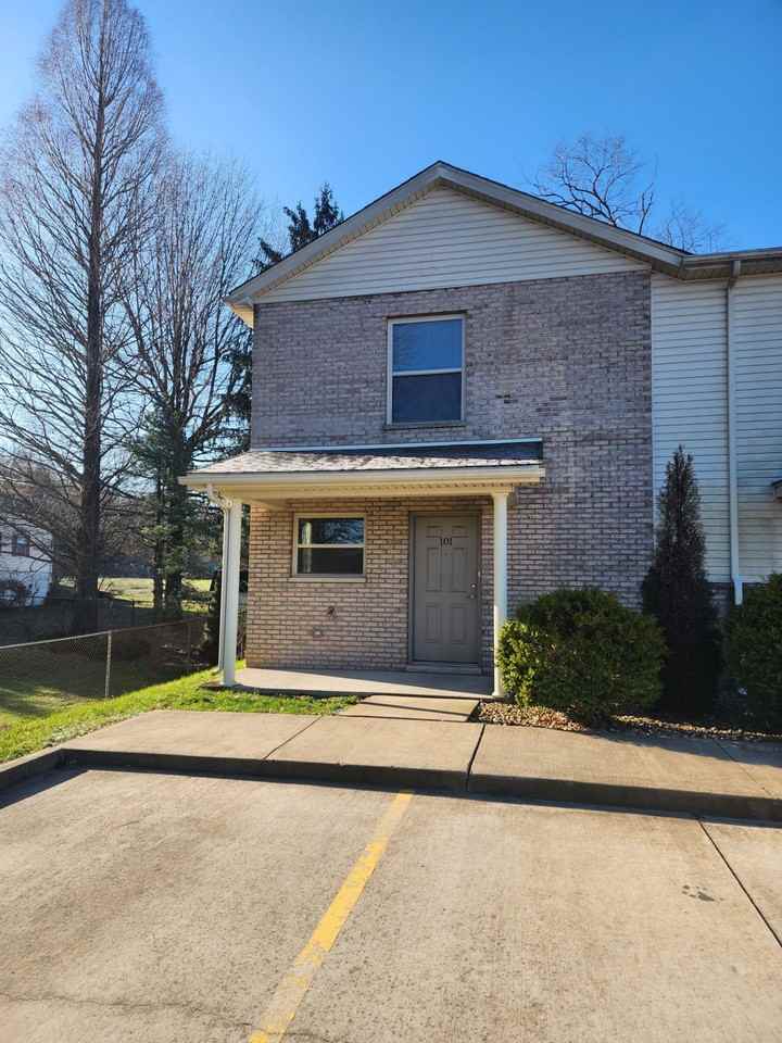 100 Willow View Ln #504 - Photo 5 of 17