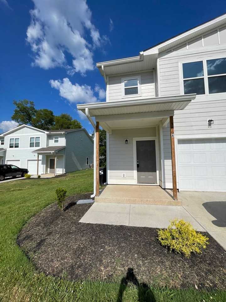 386 Armstrong St #A - Photo 2 of 18