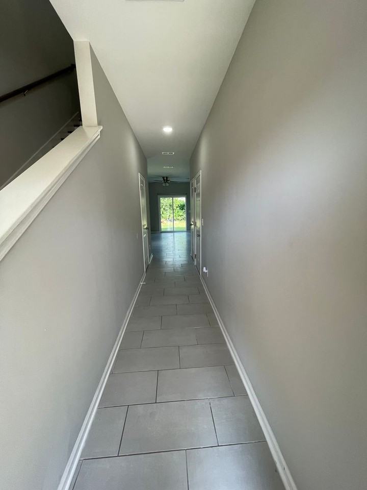 386 Armstrong St #A - Photo 3 of 18