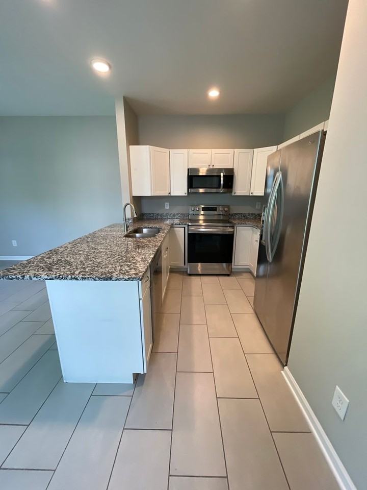 386 Armstrong St #A - Photo 5 of 18