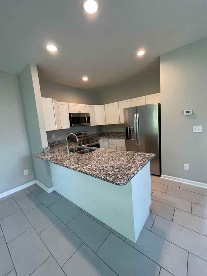 386 Armstrong St #A - Photo 6 of 18