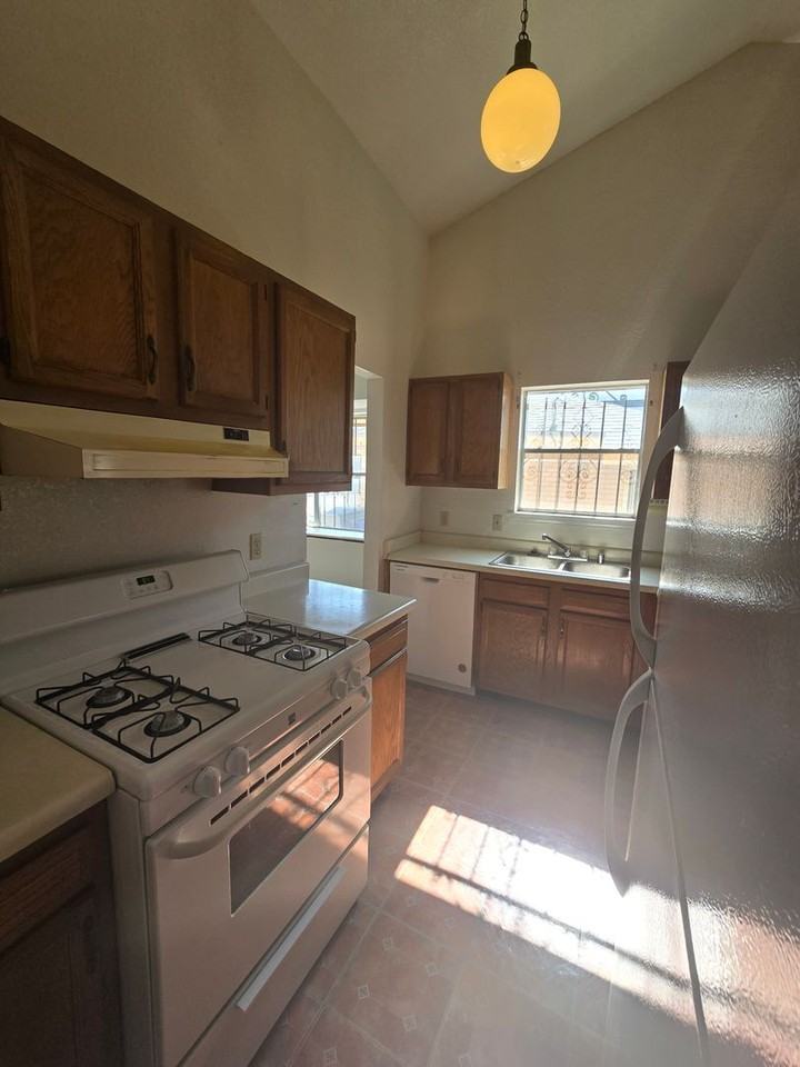 4536 4536 GENERAL MALONEY CIR - Photo 3 of 30