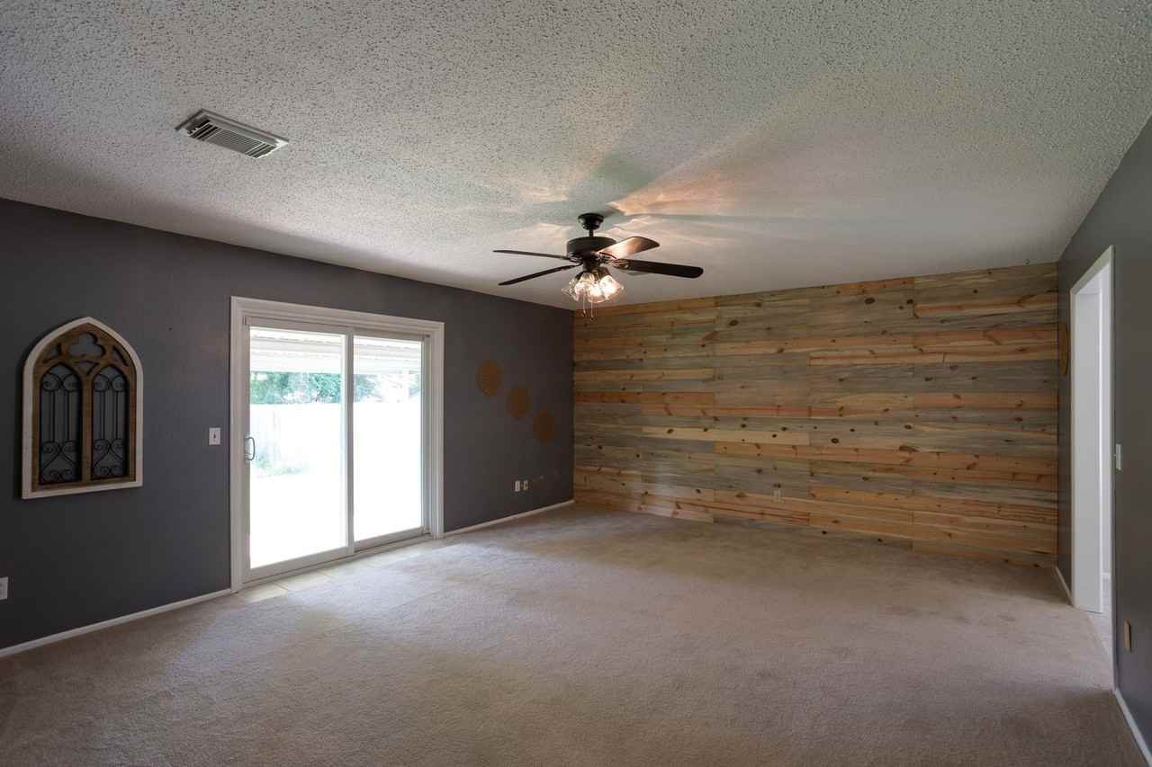 8104 Nw 27th St - Photo 5 of 17