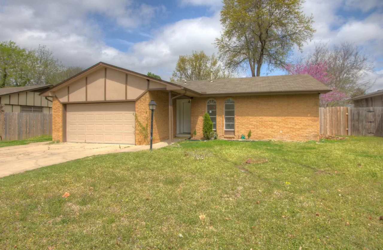 12639 E 33rd Ct - Photo 2 of 18