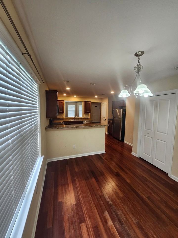 552 Brooke Hampton Dr - Photo 2 of 29