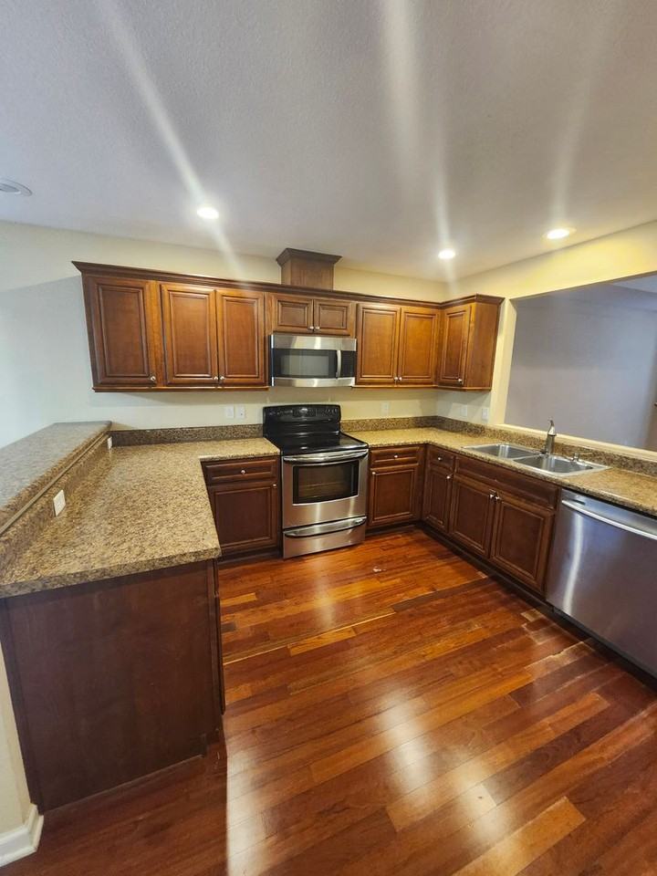 552 Brooke Hampton Dr - Photo 6 of 29