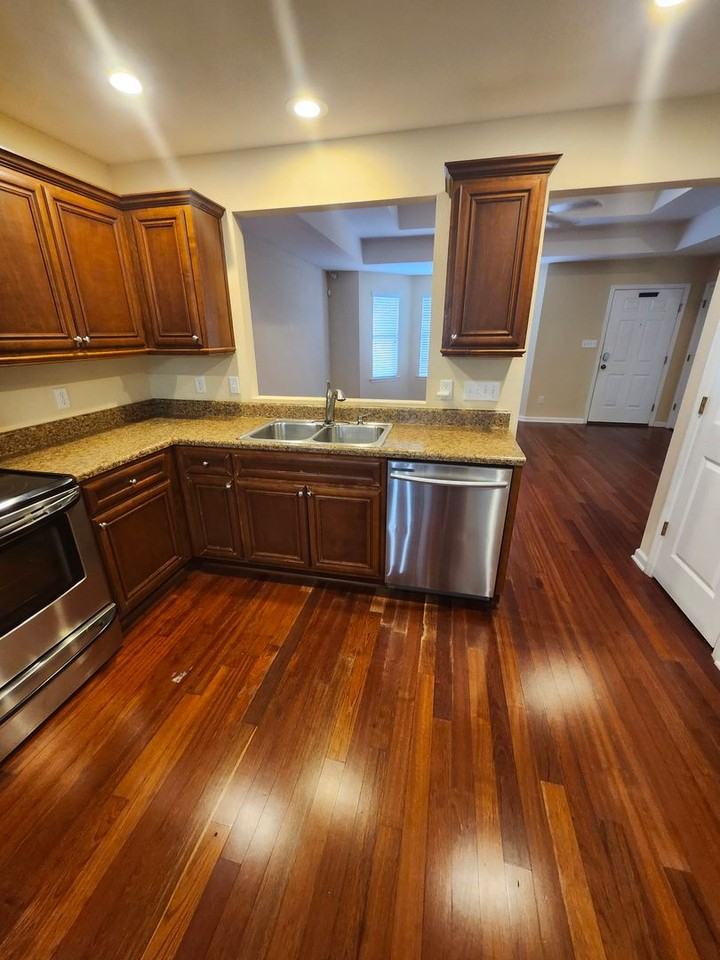 552 Brooke Hampton Dr - Photo 7 of 29