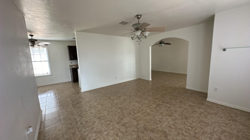 1708 E Oak Ave - Photo 3 of 18