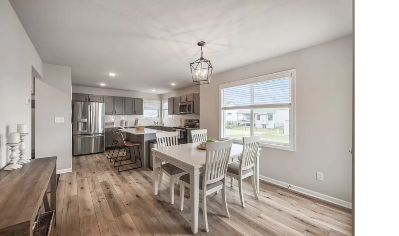 1090 Locust St - Photo 4 of 12