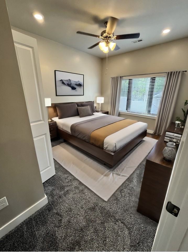 105 N Laurel St #A - Photo 3 of 8