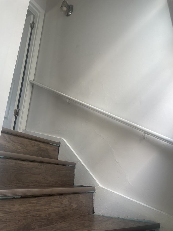 315 W Henry St #2 - Photo 2 of 23