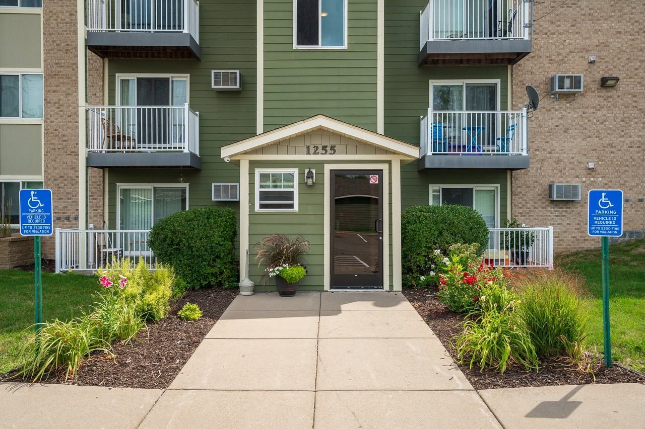 Seven Pines Apartments - Photo 2 of 15