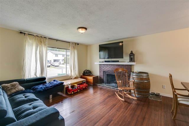 32414 Grebe Crescent - Photo 2 of 11