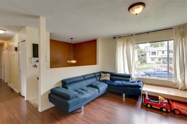 32414 Grebe Crescent - Photo 3 of 11