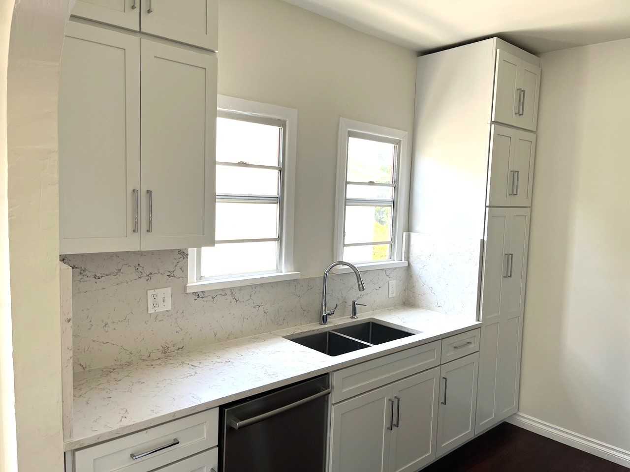 1471 South Sherbourne Drive #3 - Photo 6 of 16