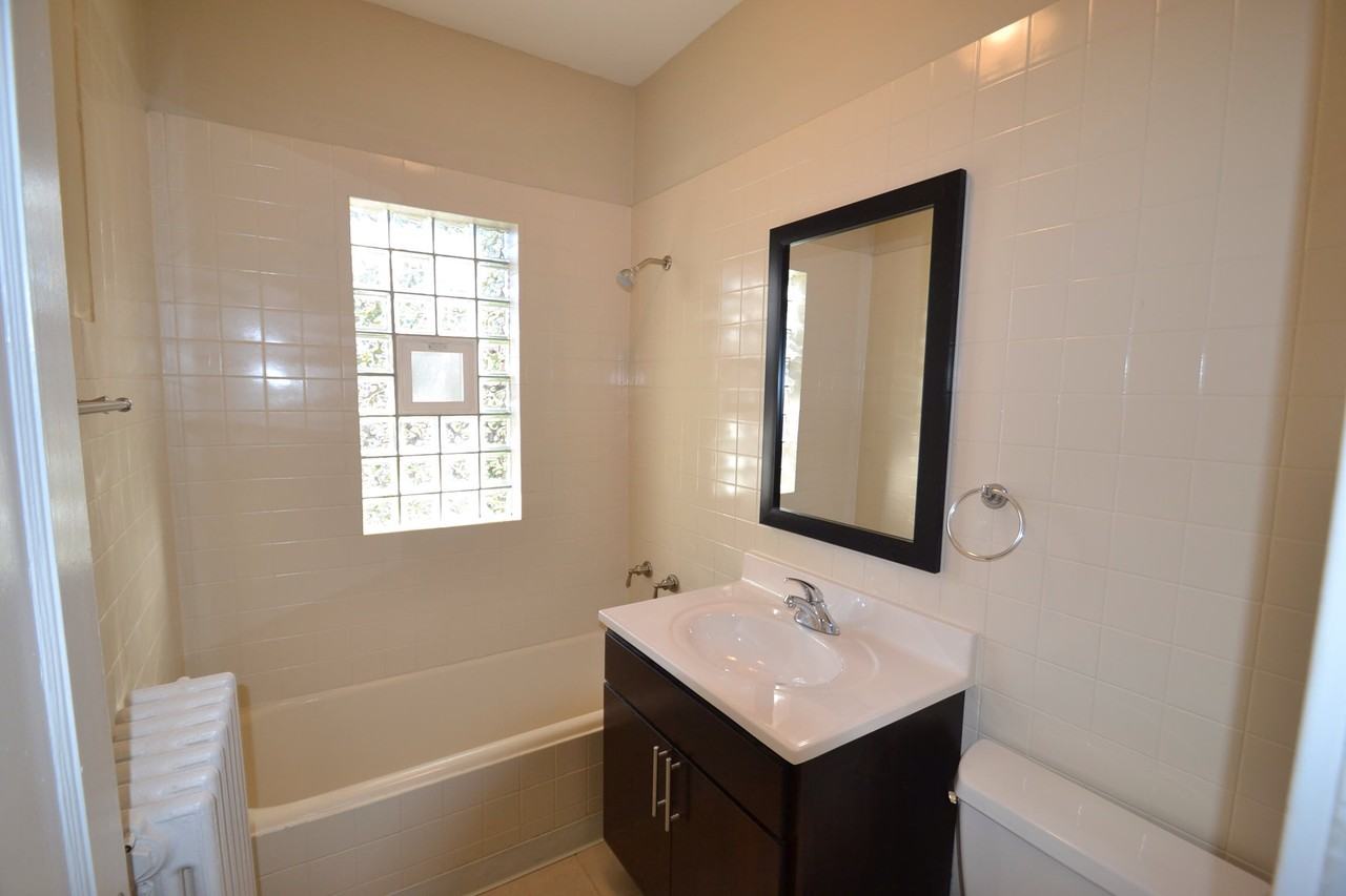 223 N Bierman Ave - Photo 3 of 5