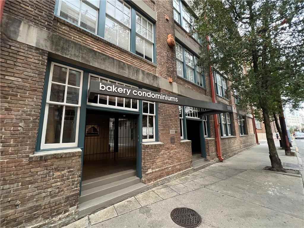 1111 S Peters St ##102