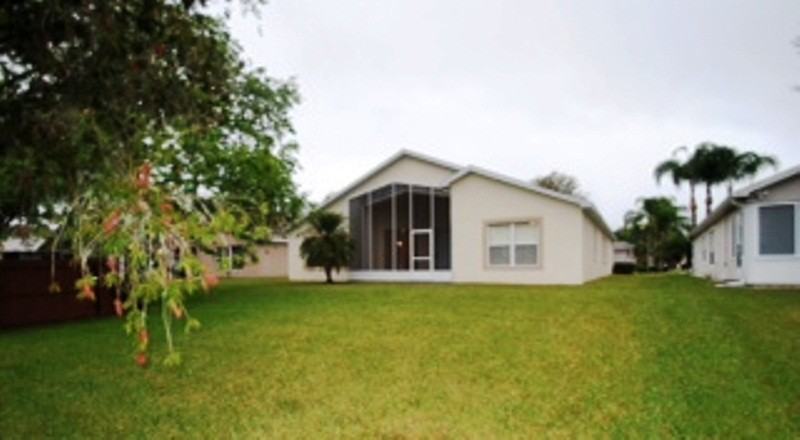 5045 Englewood Ln - Photo 2 of 7