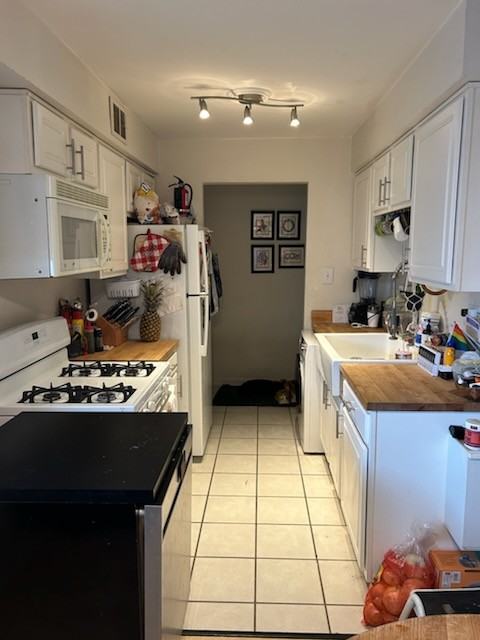 1485 S Canford Cliffs Dr Apt 2c - Photo 2 of 11