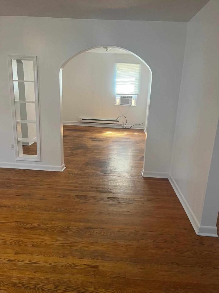 204 1/2 3rd Ave #A - Photo 4 of 19