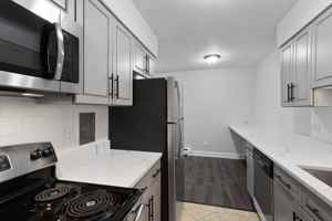 featured image of 6029 N Winthrop Ave