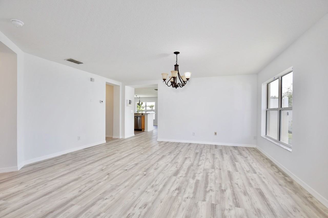 3325 Saint Martin Ln - Photo 3 of 26