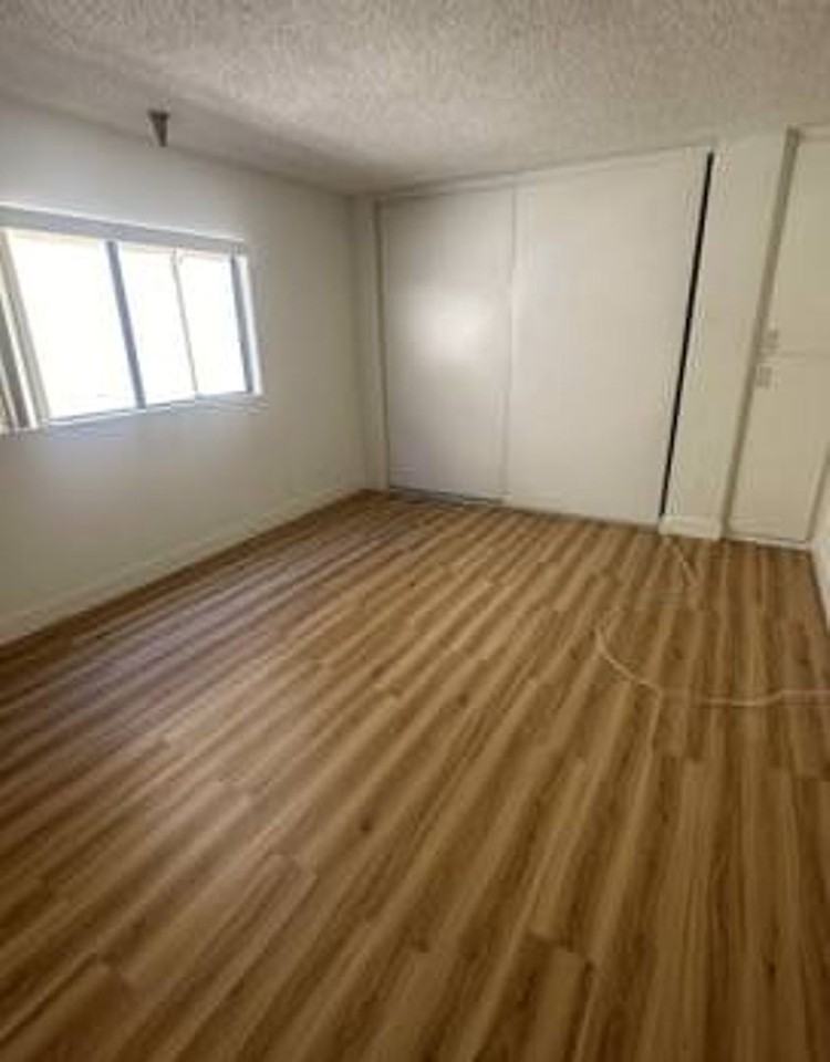 j3736 - Photo 4 of 21