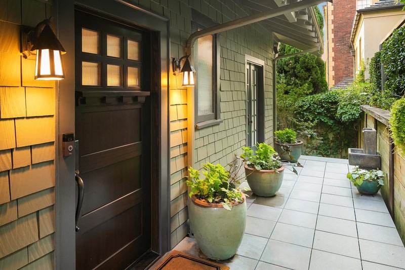 1217 6th Ave W - Photo 3 of 19