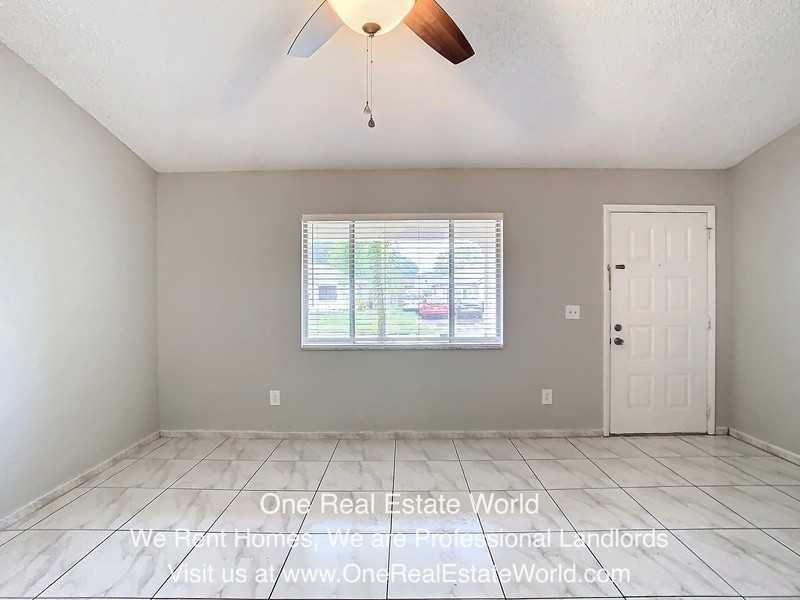 12929 Ohio Woods Ln - Photo 4 of 40