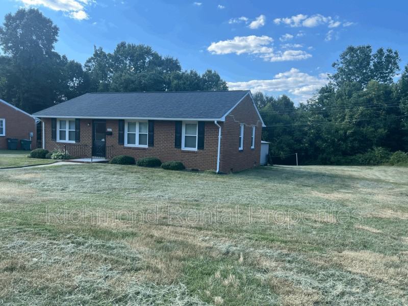 2520 Farrand Street - Photo 2 of 20