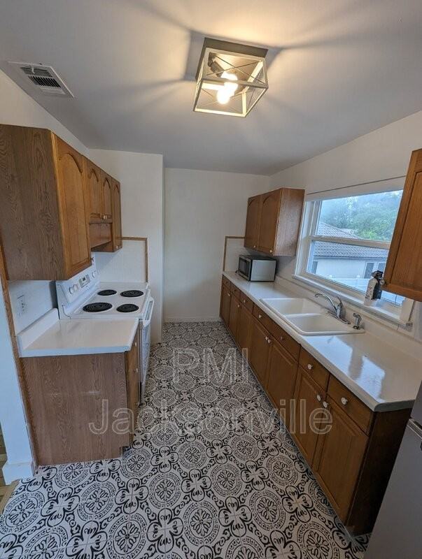 125 37th Ave S - Photo 6 of 20