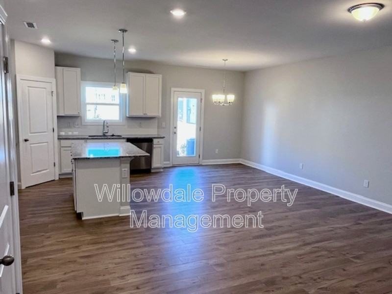 521 Barrington Row Ave #521 - Photo 5 of 27