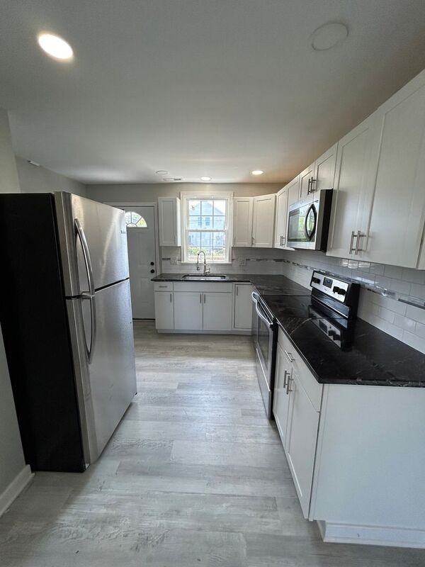 1703 Peter Paul Blvd - Photo 2 of 22