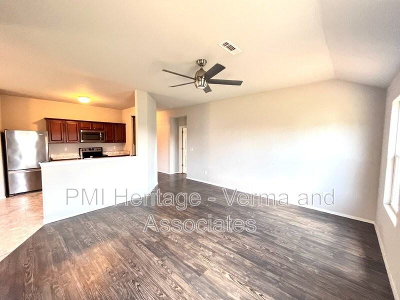 15084 White Fawn Dr - Photo 3 of 18