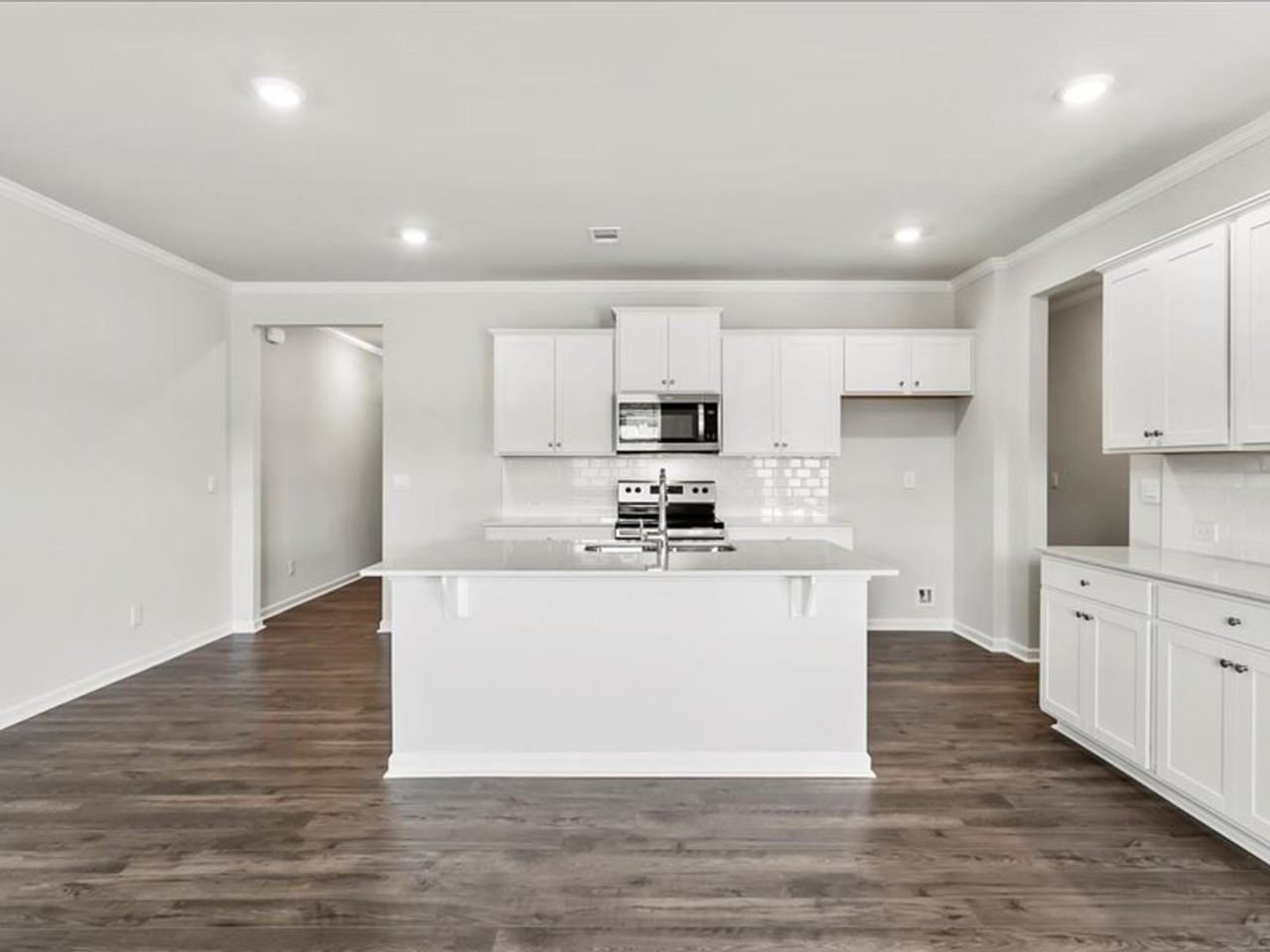 5133 Tulip Sq - Photo 3 of 25