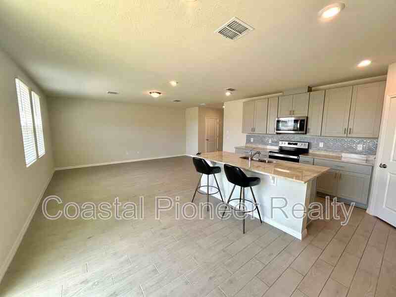 34751 Telluride Ln - Photo 4 of 29