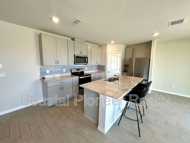 34751 Telluride Ln - Photo 5 of 29