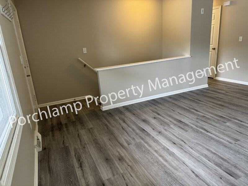 4544 Sarafield St Ne - Photo 3 of 22