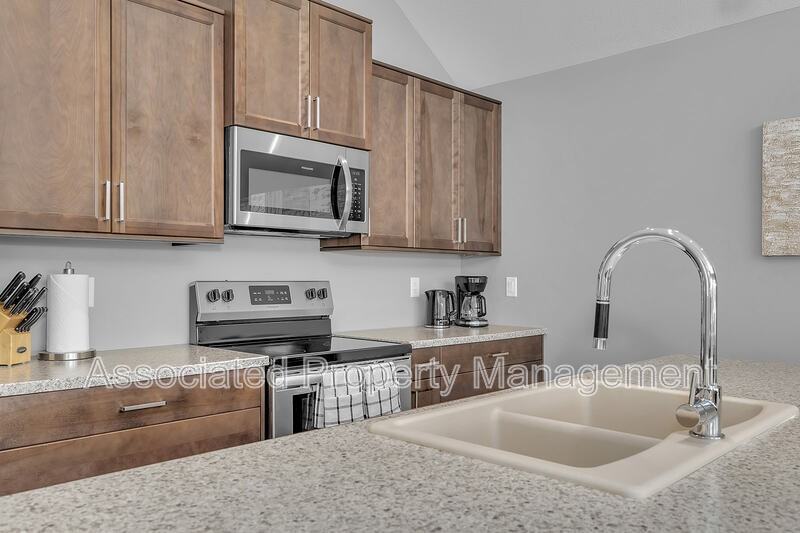 6837 Madrid Way - Photo 3 of 20