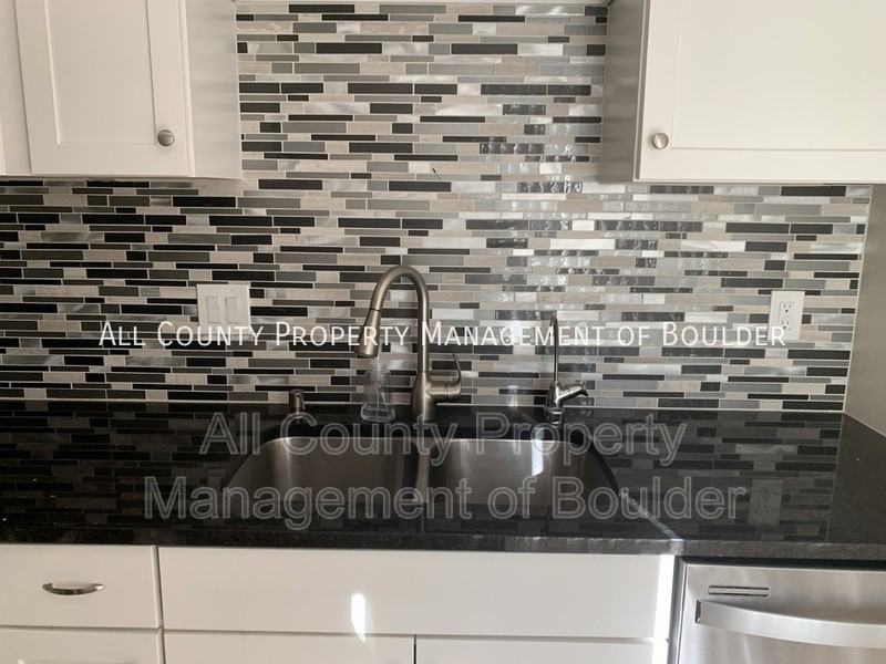 800 W Moorhead Cir #C - Photo 3 of 18
