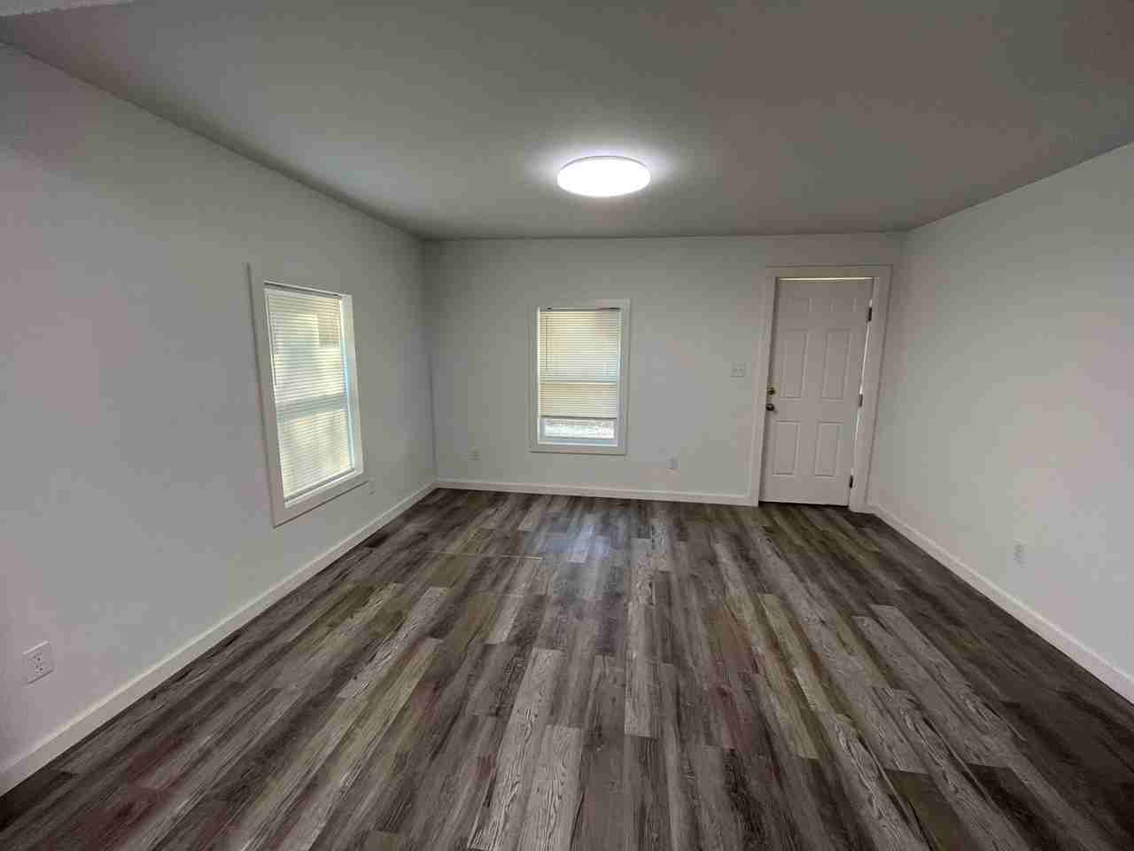 2210 Case St - Photo 3 of 20