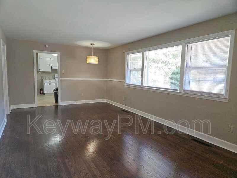 13 Erskine Lane - Photo 3 of 38