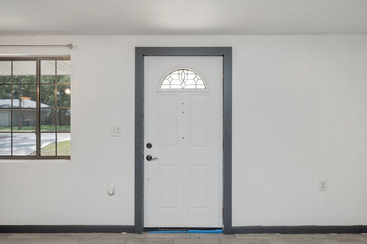 205 Pine St - Photo 5 of 31