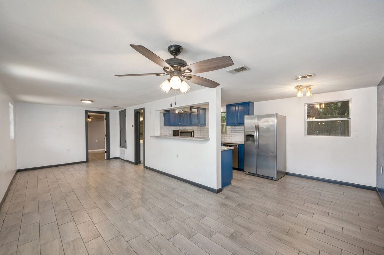 205 Pine St - Photo 7 of 31