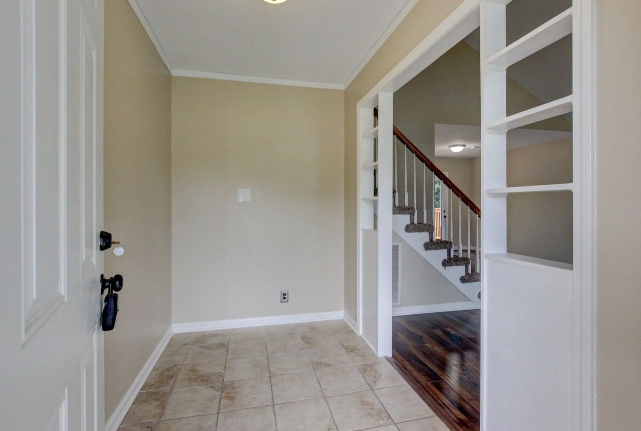 3119 Larson Ln - Photo 2 of 50