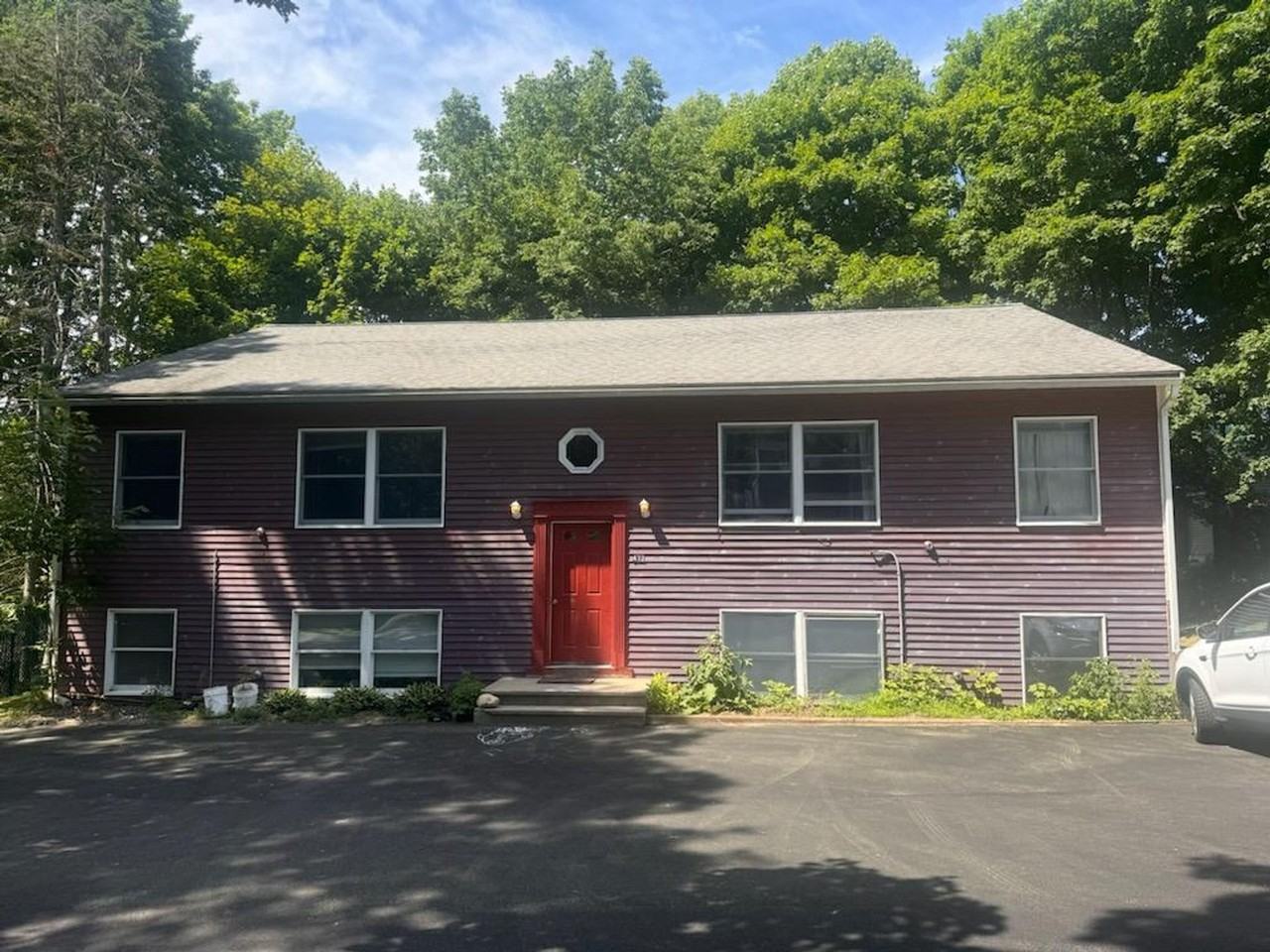 472 Middle St - Photo 3 of 15